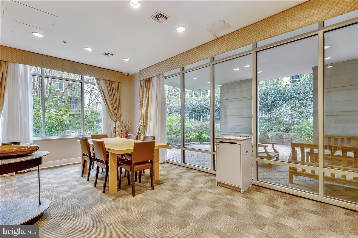 820 N POLLARD ST #812, ARLINGTON, Virginia 22203, 1 Bedroom Bedrooms, 4 Rooms Rooms,1 BathroomBathrooms,Residential,For sale,820 N POLLARD ST #812,VAAR2065144 MLS # VAAR2065144