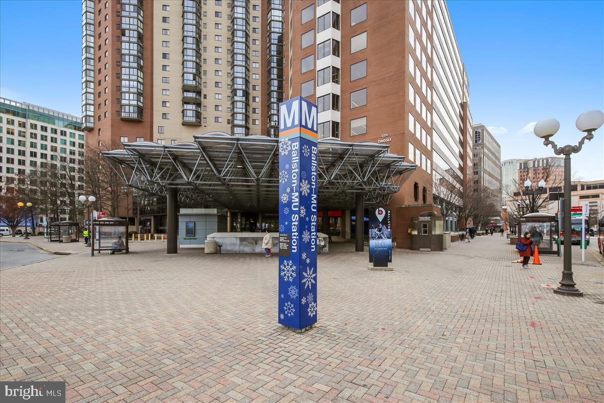 820 N POLLARD ST #812, ARLINGTON, Virginia 22203, 1 Bedroom Bedrooms, 4 Rooms Rooms,1 BathroomBathrooms,Residential,For sale,820 N POLLARD ST #812,VAAR2065144 MLS # VAAR2065144