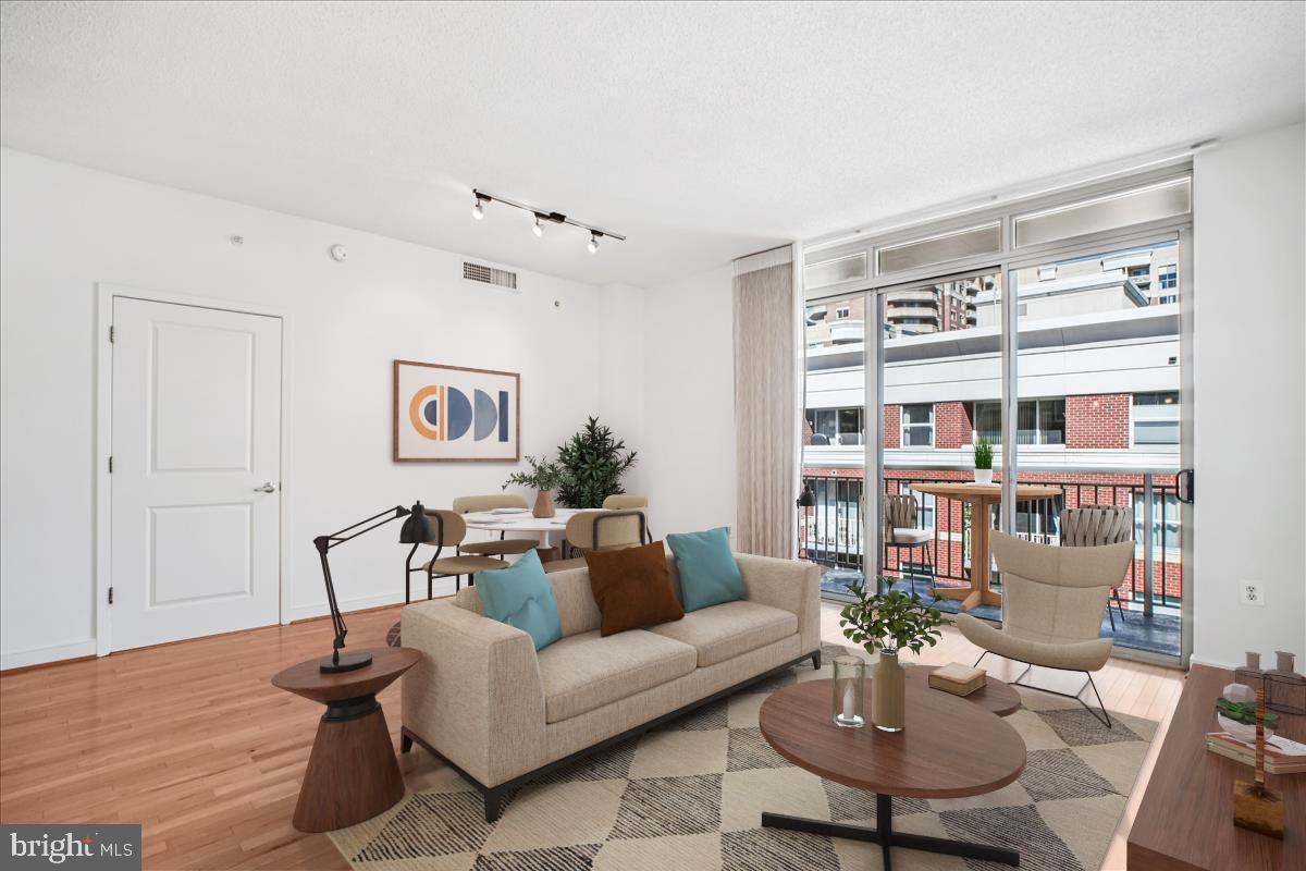 820 N POLLARD ST #812, ARLINGTON, Virginia 22203, 1 Bedroom Bedrooms, 4 Rooms Rooms,1 BathroomBathrooms,Residential,For sale,820 N POLLARD ST #812,VAAR2065144 MLS # VAAR2065144