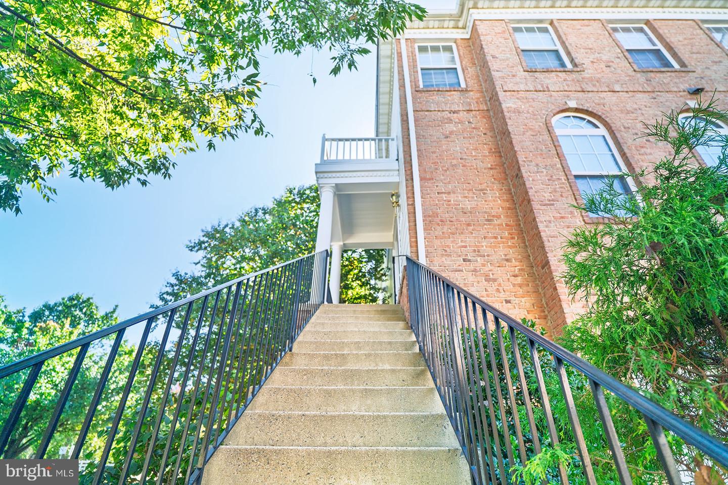 43793 STEINBECK SQ, ASHBURN, Virginia 20147, 3 Bedrooms Bedrooms, ,3 BathroomsBathrooms,Residential,For sale,43793 STEINBECK SQ,VALO2109270 MLS # VALO2109270