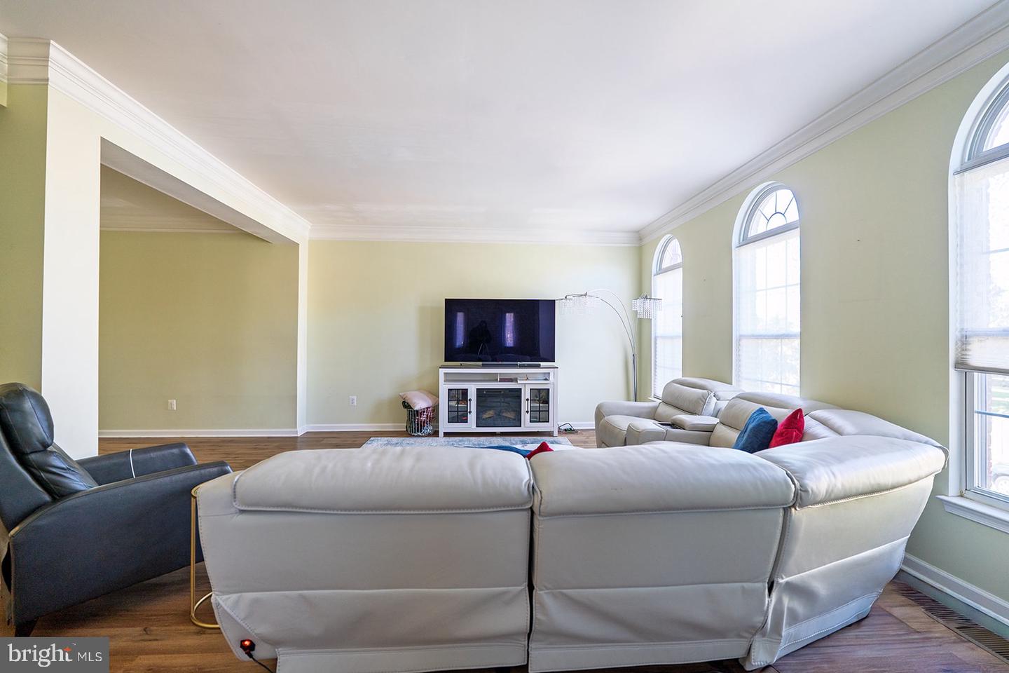 43793 STEINBECK SQ, ASHBURN, Virginia 20147, 3 Bedrooms Bedrooms, ,3 BathroomsBathrooms,Residential,For sale,43793 STEINBECK SQ,VALO2109270 MLS # VALO2109270