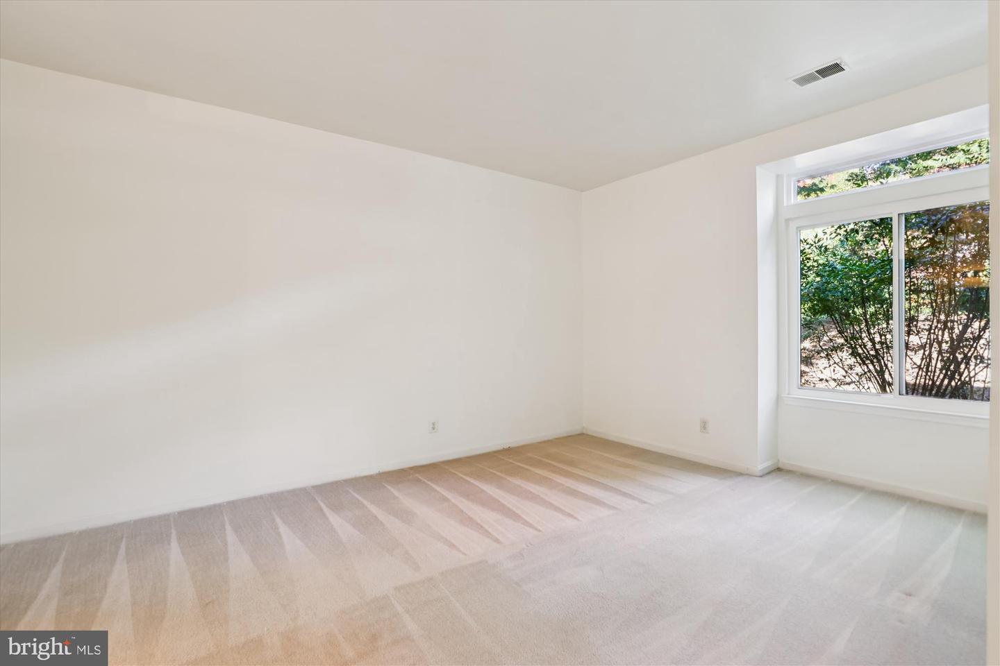 12312 STRONG CT #557, FAIRFAX, Virginia 22033, 2 Bedrooms Bedrooms, ,2 BathroomsBathrooms,Residential,For sale,12312 STRONG CT #557,VAFX2275282 MLS # VAFX2275282
