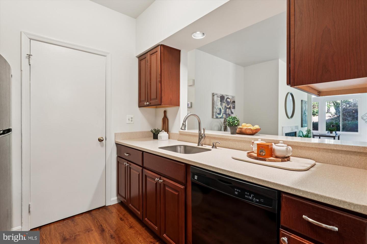 12312 STRONG CT #557, FAIRFAX, Virginia 22033, 2 Bedrooms Bedrooms, ,2 BathroomsBathrooms,Residential,For sale,12312 STRONG CT #557,VAFX2275282 MLS # VAFX2275282
