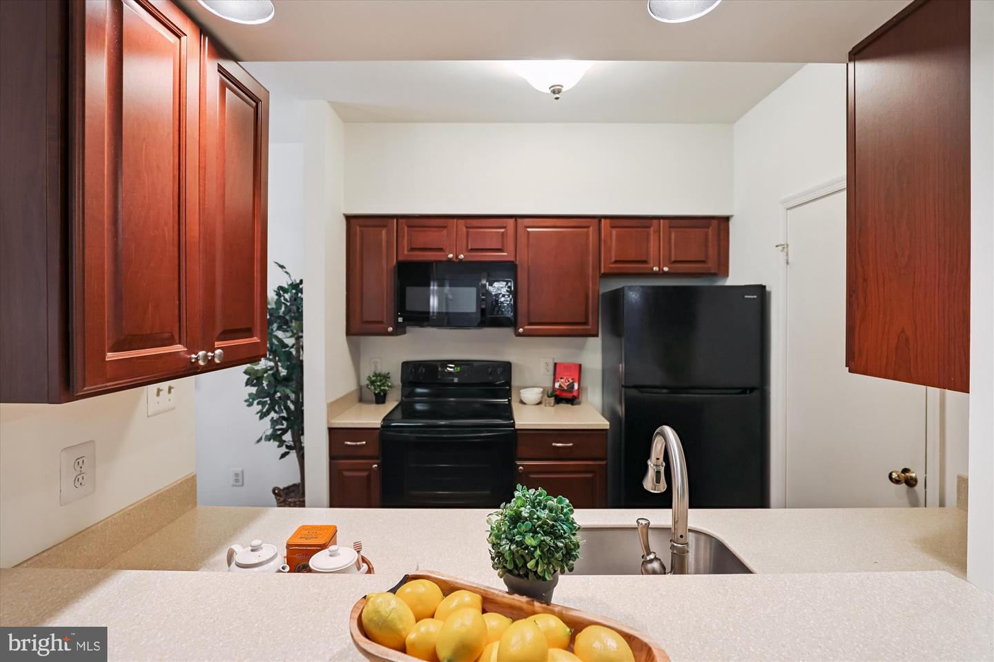 12312 STRONG CT #557, FAIRFAX, Virginia 22033, 2 Bedrooms Bedrooms, ,2 BathroomsBathrooms,Residential,For sale,12312 STRONG CT #557,VAFX2275282 MLS # VAFX2275282