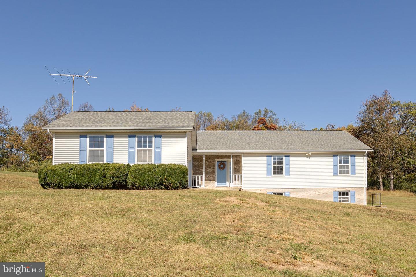 1039 HIATT RD, WINCHESTER, Virginia 22603, 3 Bedrooms Bedrooms, ,2 BathroomsBathrooms,Residential,For sale,1039 HIATT RD,VAFV2037548 MLS # VAFV2037548