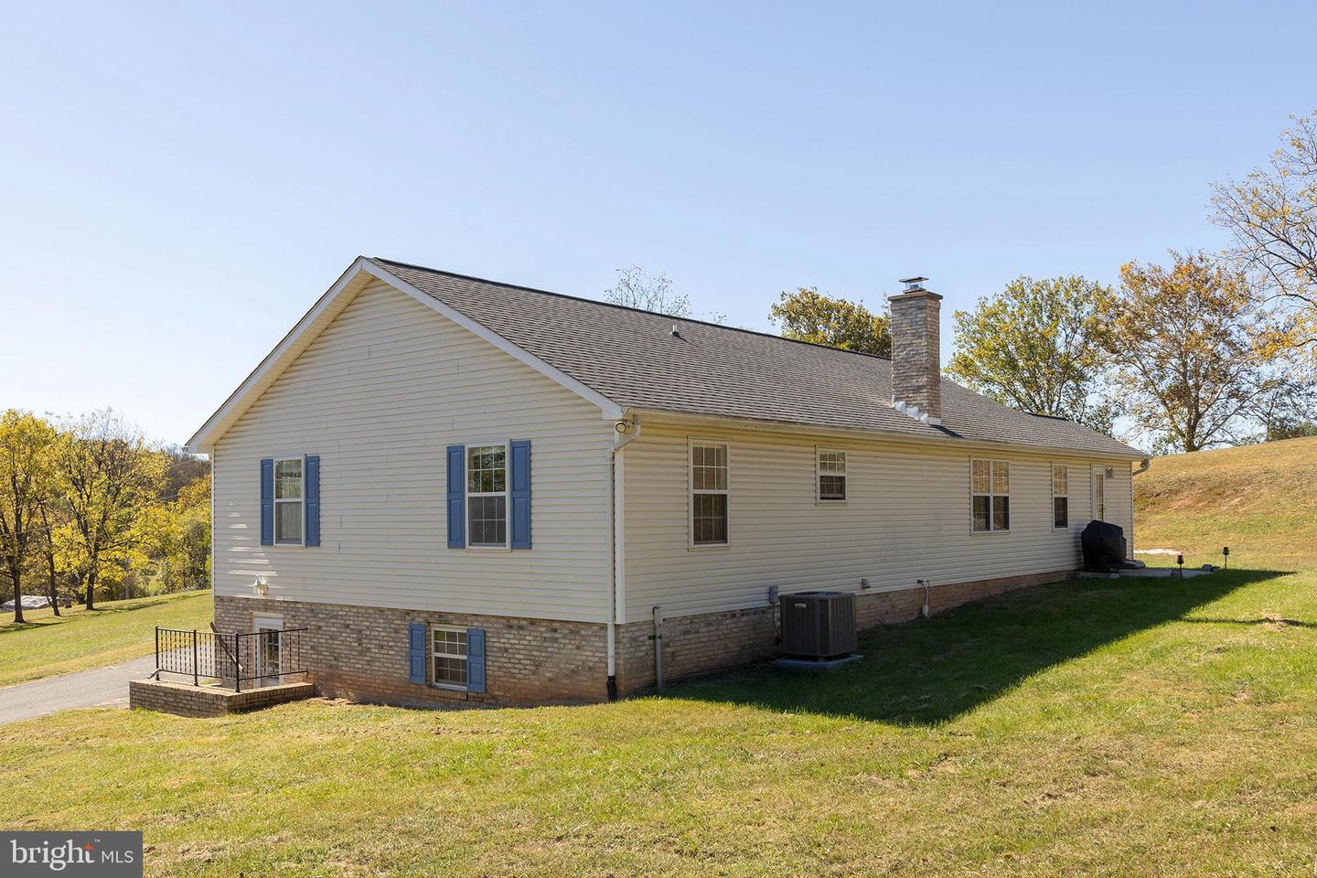 1039 HIATT RD, WINCHESTER, Virginia 22603, 3 Bedrooms Bedrooms, ,2 BathroomsBathrooms,Residential,For sale,1039 HIATT RD,VAFV2037548 MLS # VAFV2037548