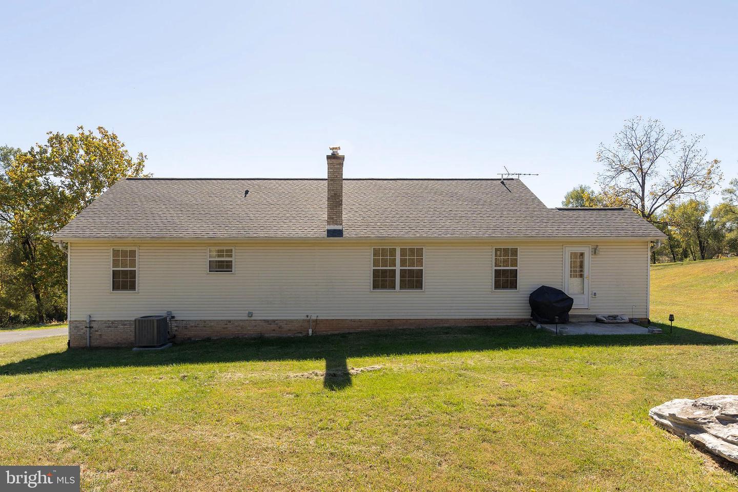 1039 HIATT RD, WINCHESTER, Virginia 22603, 3 Bedrooms Bedrooms, ,2 BathroomsBathrooms,Residential,For sale,1039 HIATT RD,VAFV2037548 MLS # VAFV2037548