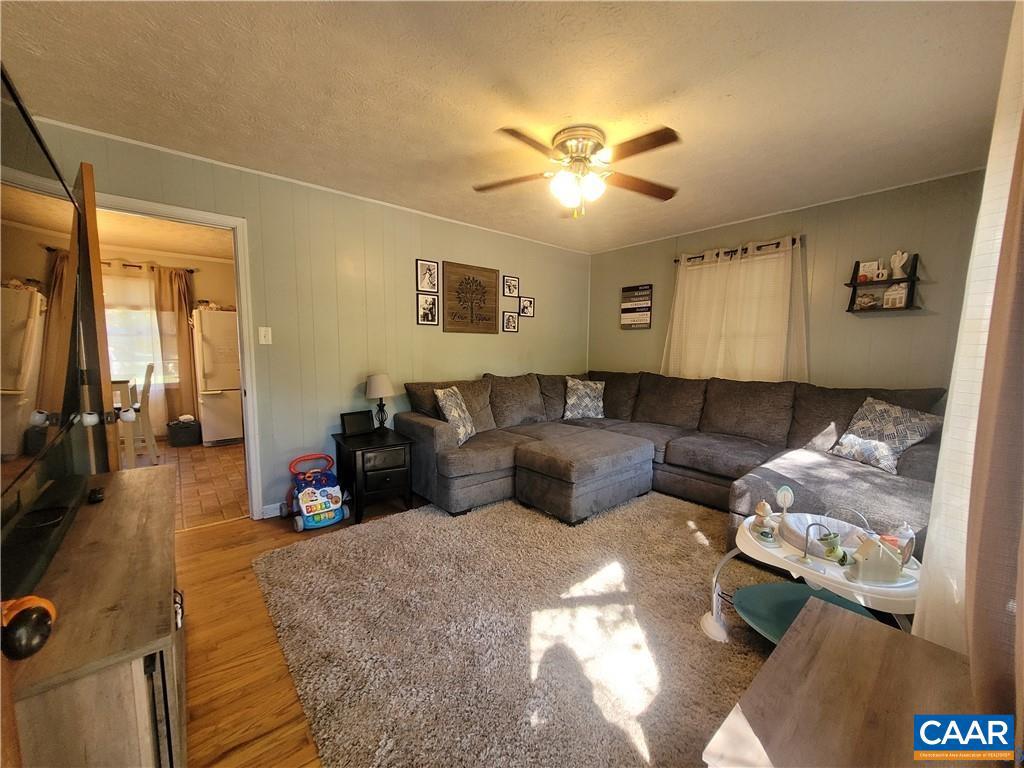 28153 N JAMES MADISON HWY, NEW CANTON, Virginia 23123, 3 Bedrooms Bedrooms, ,1 BathroomBathrooms,Residential,For sale,28153 N JAMES MADISON HWY,670238 MLS # 670238