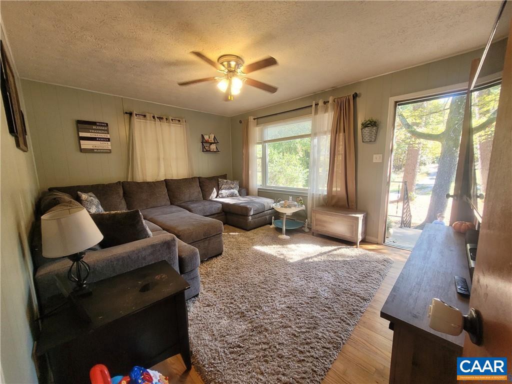 28153 N JAMES MADISON HWY, NEW CANTON, Virginia 23123, 3 Bedrooms Bedrooms, ,1 BathroomBathrooms,Residential,For sale,28153 N JAMES MADISON HWY,670238 MLS # 670238