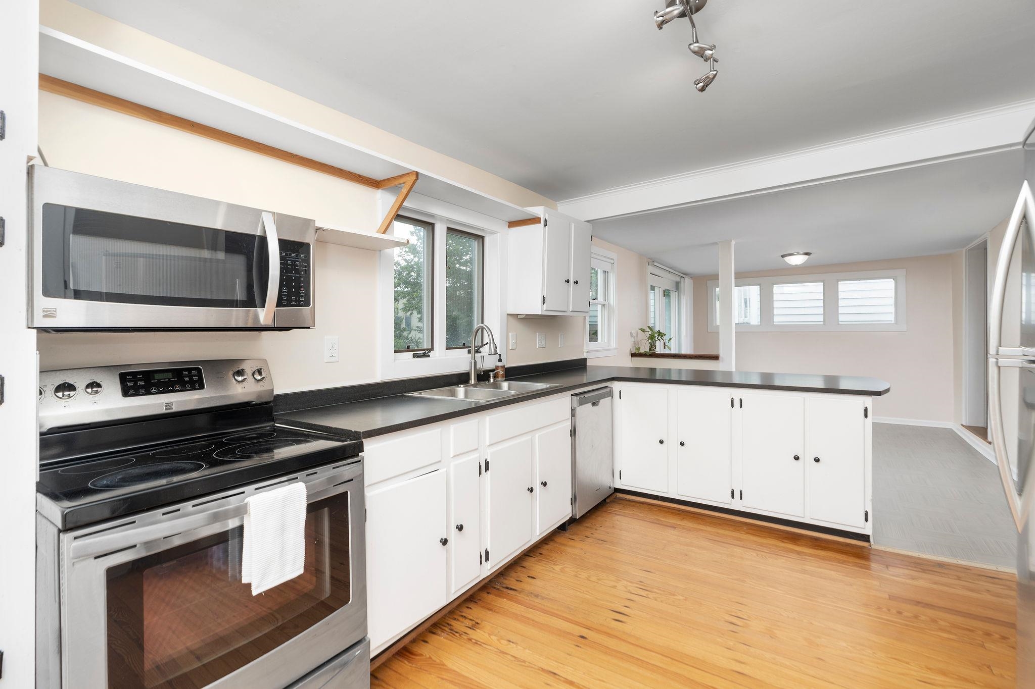 311 LEWIS ST, STAUNTON, Virginia 24401, 2 Bedrooms Bedrooms, ,2 BathroomsBathrooms,Residential,311 LEWIS ST,666467 MLS # 666467