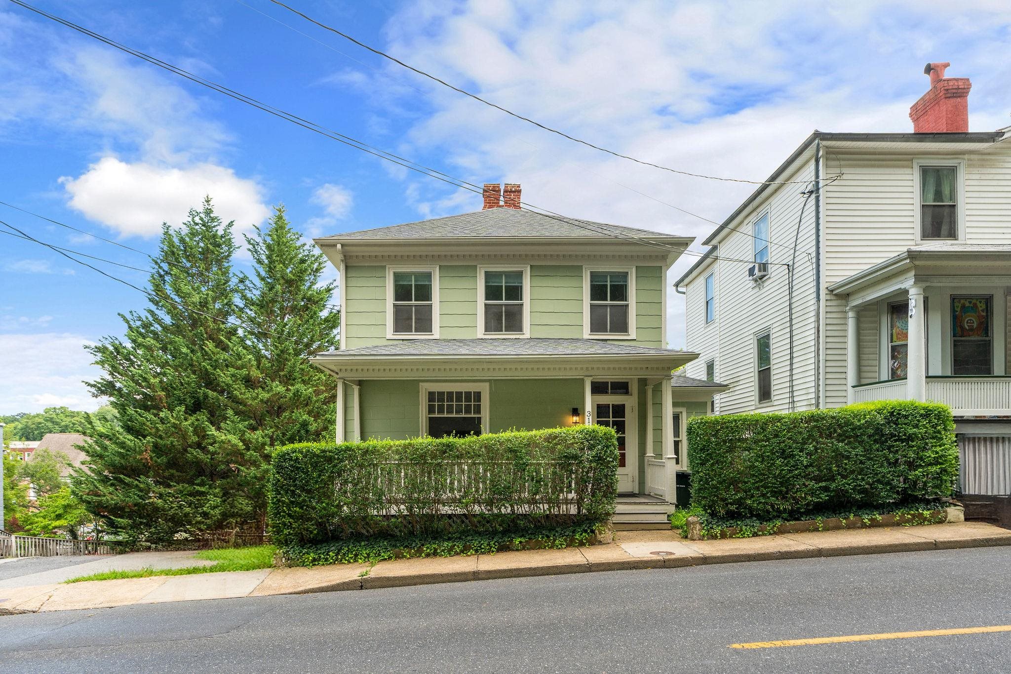 311 LEWIS ST, STAUNTON, Virginia 24401, 2 Bedrooms Bedrooms, ,2 BathroomsBathrooms,Residential,311 LEWIS ST,666467 MLS # 666467