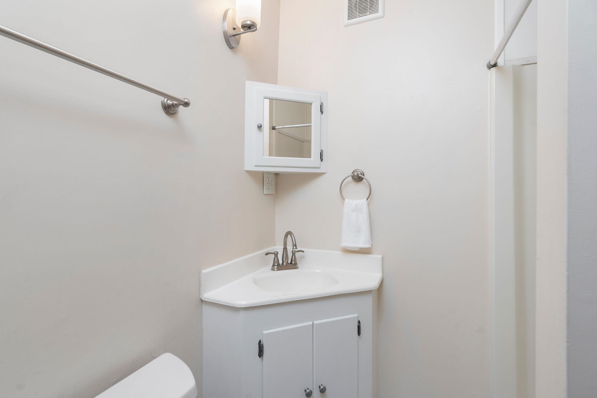 311 LEWIS ST, STAUNTON, Virginia 24401, 2 Bedrooms Bedrooms, ,2 BathroomsBathrooms,Residential,311 LEWIS ST,666467 MLS # 666467