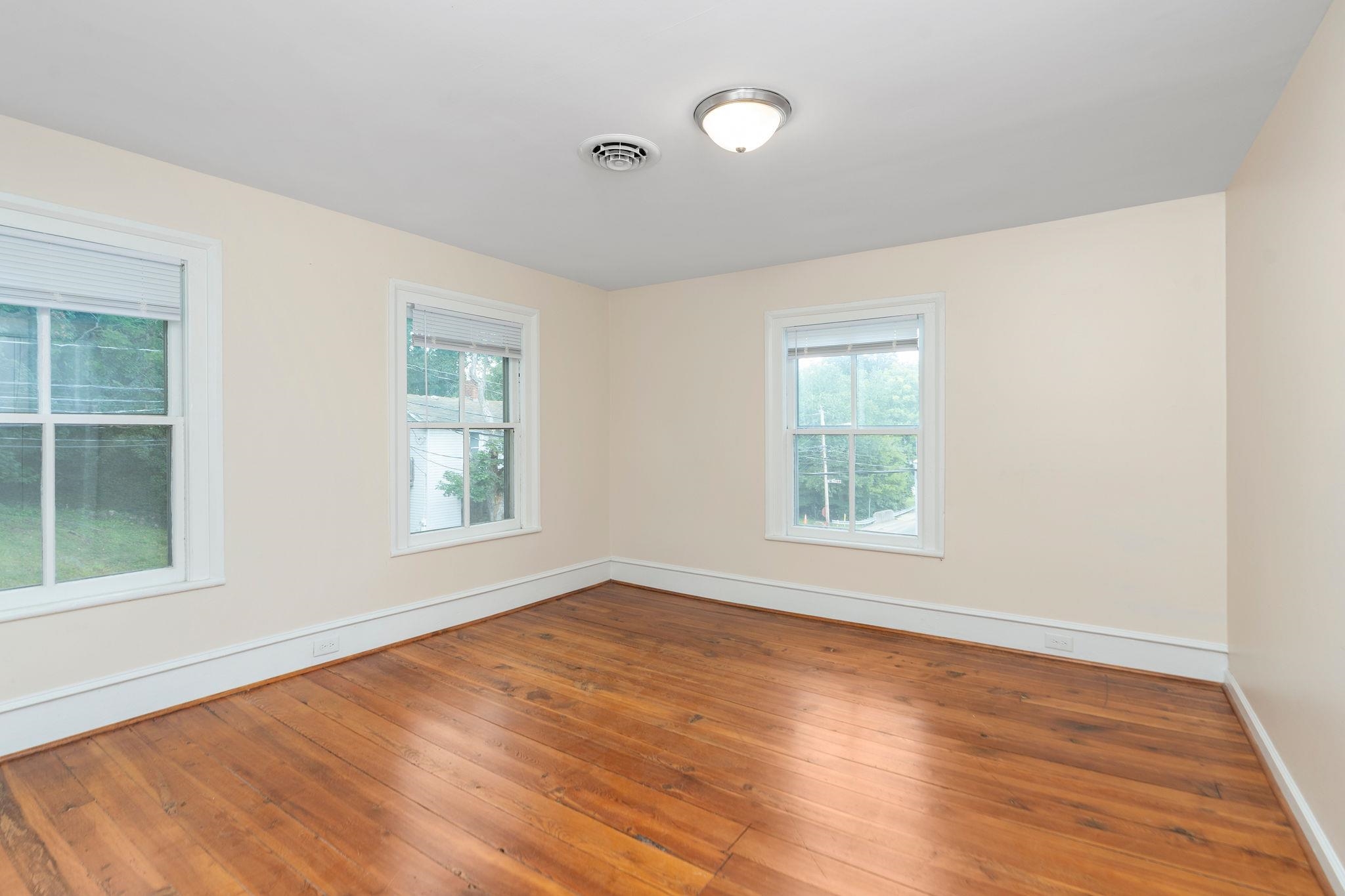 311 LEWIS ST, STAUNTON, Virginia 24401, 2 Bedrooms Bedrooms, ,2 BathroomsBathrooms,Residential,311 LEWIS ST,666467 MLS # 666467