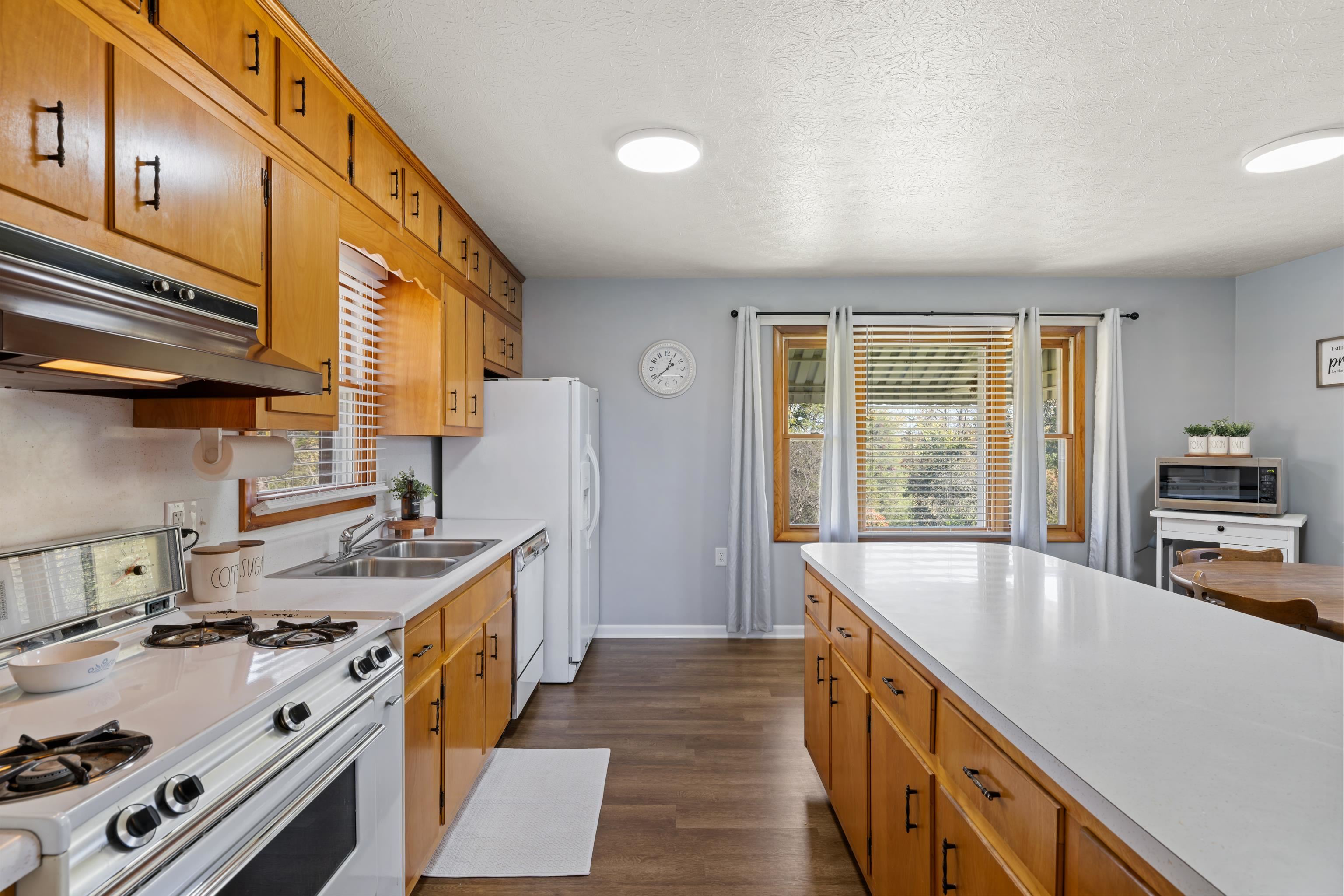 97 HILLSIDE DR, VERONA, Virginia 24482, 3 Bedrooms Bedrooms, ,1 BathroomBathrooms,Residential,97 HILLSIDE DR,670249 MLS # 670249