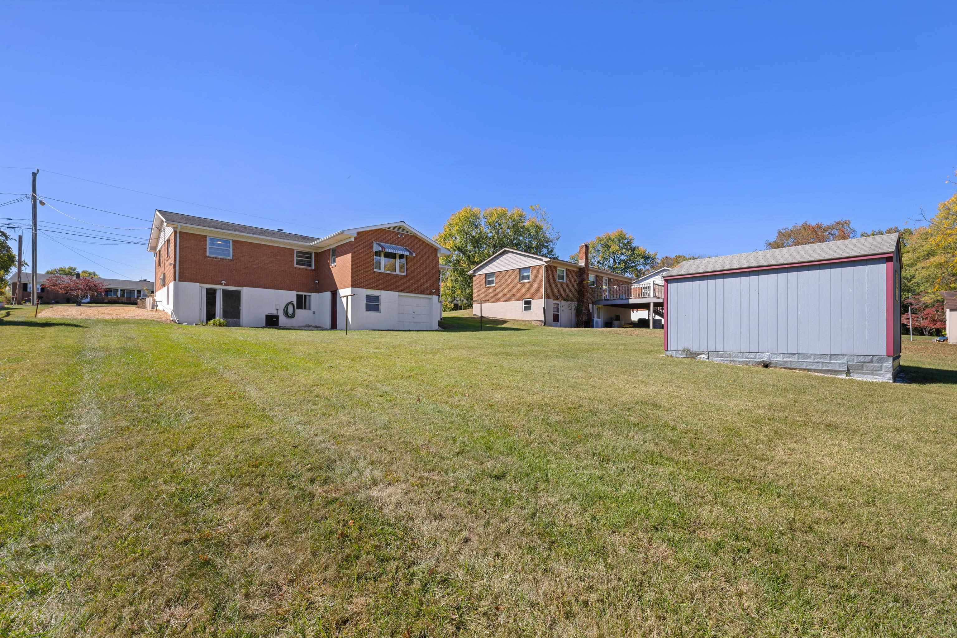 97 HILLSIDE DR, VERONA, Virginia 24482, 3 Bedrooms Bedrooms, ,1 BathroomBathrooms,Residential,97 HILLSIDE DR,670249 MLS # 670249
