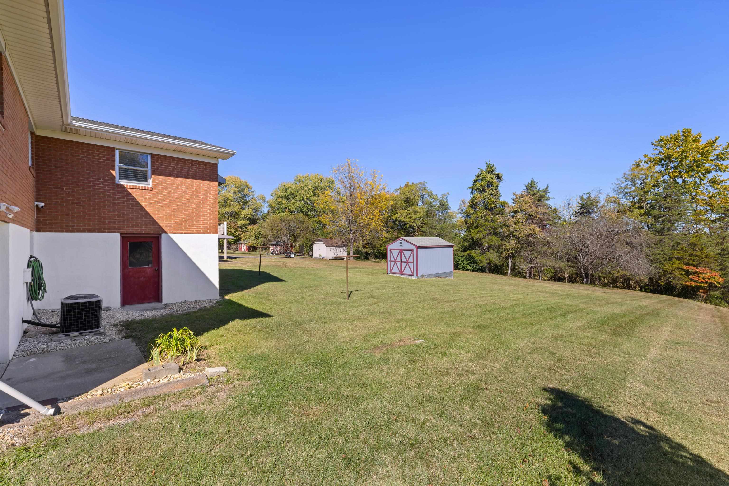 97 HILLSIDE DR, VERONA, Virginia 24482, 3 Bedrooms Bedrooms, ,1 BathroomBathrooms,Residential,97 HILLSIDE DR,670249 MLS # 670249