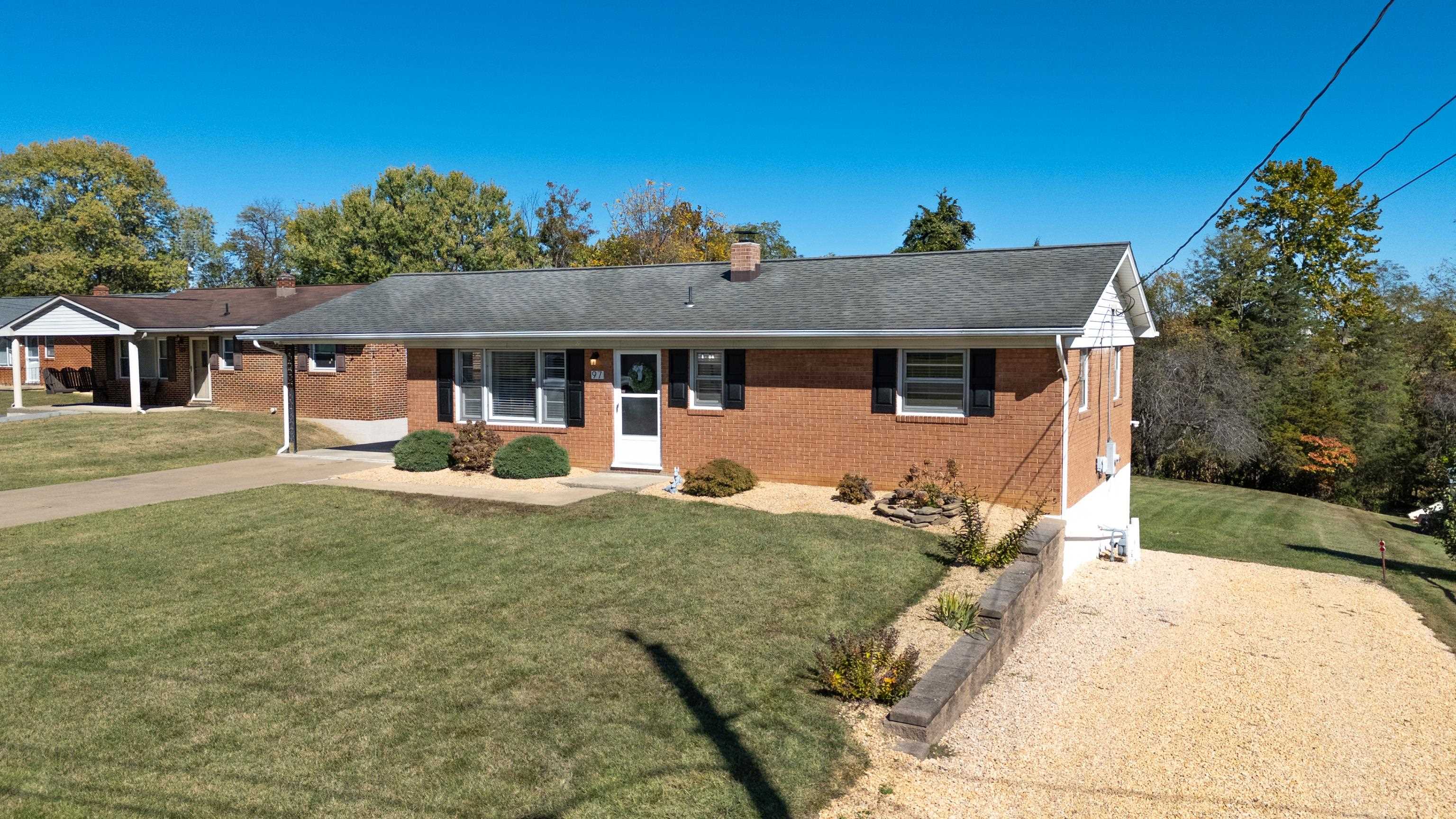97 HILLSIDE DR, VERONA, Virginia 24482, 3 Bedrooms Bedrooms, ,1 BathroomBathrooms,Residential,97 HILLSIDE DR,670249 MLS # 670249