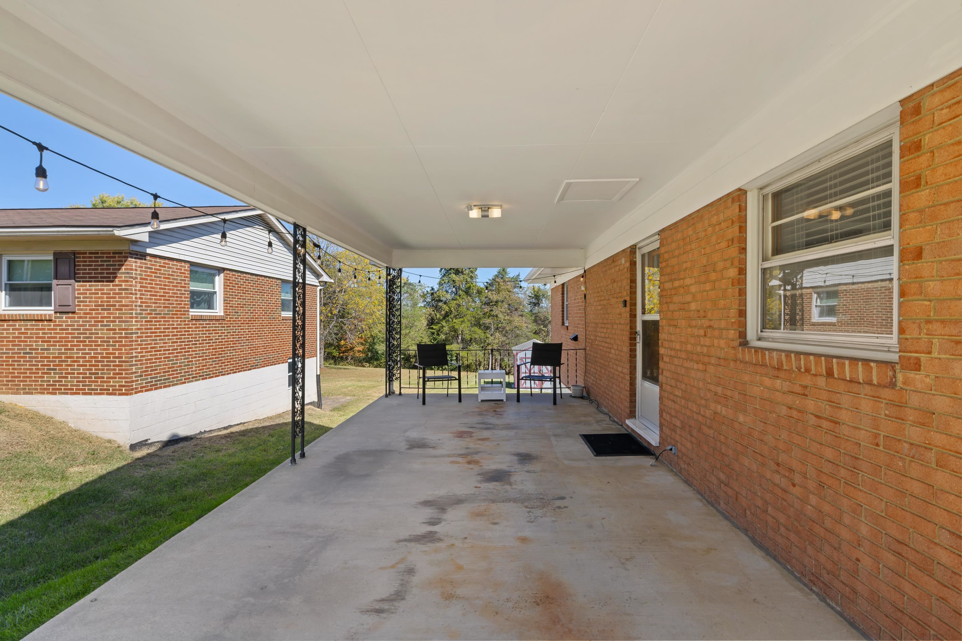 97 HILLSIDE DR, VERONA, Virginia 24482, 3 Bedrooms Bedrooms, ,1 BathroomBathrooms,Residential,97 HILLSIDE DR,670249 MLS # 670249