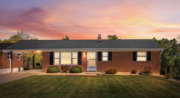 97 HILLSIDE DR, VERONA, Virginia 24482, 3 Bedrooms Bedrooms, ,1 BathroomBathrooms,Residential,97 HILLSIDE DR,670249 MLS # 670249