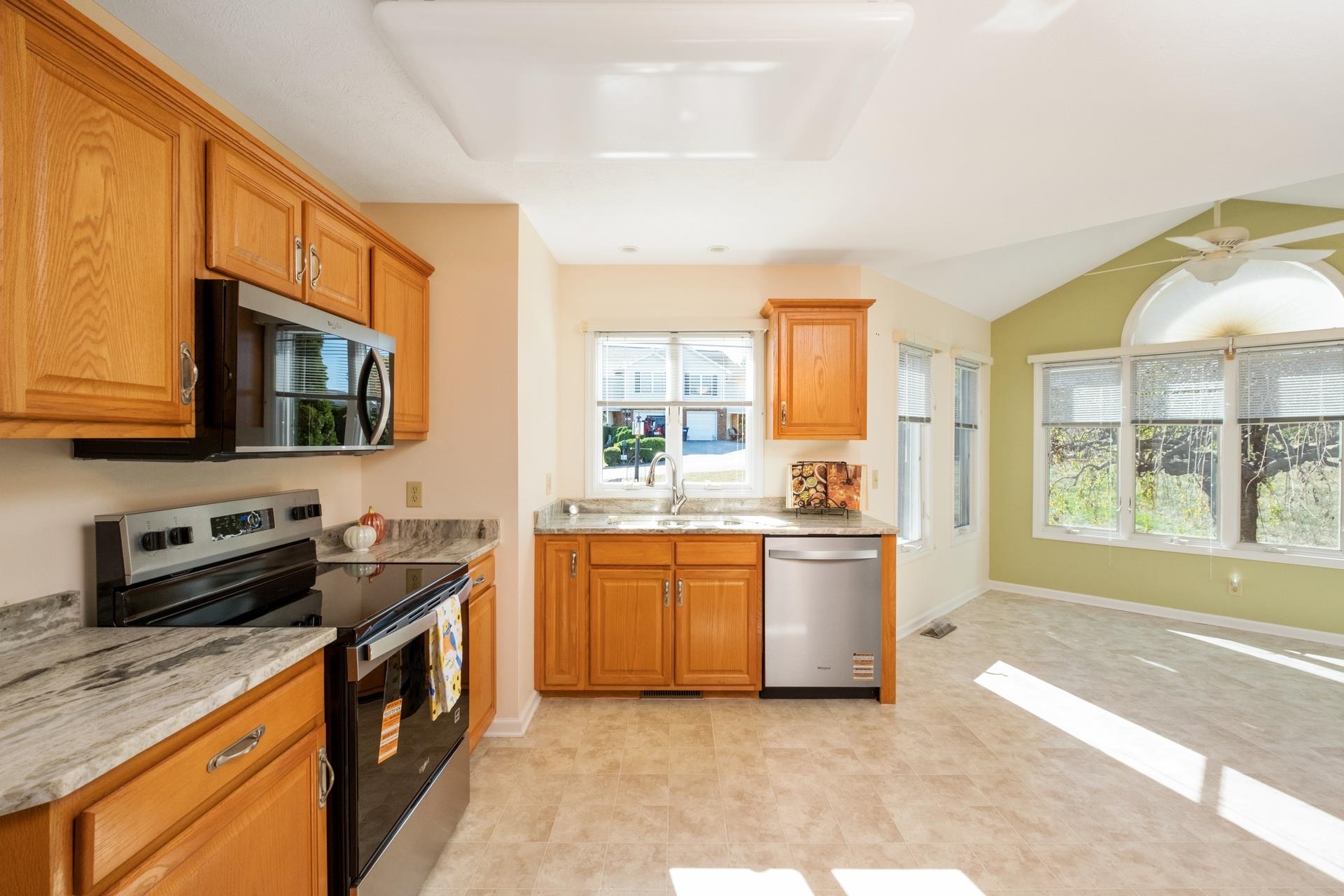 2221 LAKE TERRACE DR, HARRISONBURG, Virginia 22802, 2 Bedrooms Bedrooms, ,2 BathroomsBathrooms,Residential,Shenk,2221 LAKE TERRACE DR,670253 MLS # 670253