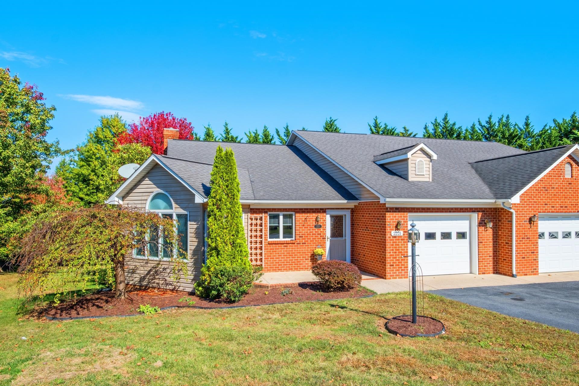 2221 LAKE TERRACE DR, HARRISONBURG, Virginia 22802, 2 Bedrooms Bedrooms, ,2 BathroomsBathrooms,Residential,Shenk,2221 LAKE TERRACE DR,670253 MLS # 670253