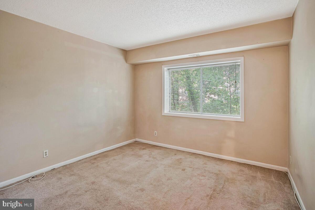 12654 DARA DR #T-2, WOODBRIDGE, Virginia 22192, 3 Bedrooms Bedrooms, ,1 BathroomBathrooms,Residential,For sale,12654 DARA DR #T-2,VAPW2103744 MLS # VAPW2103744