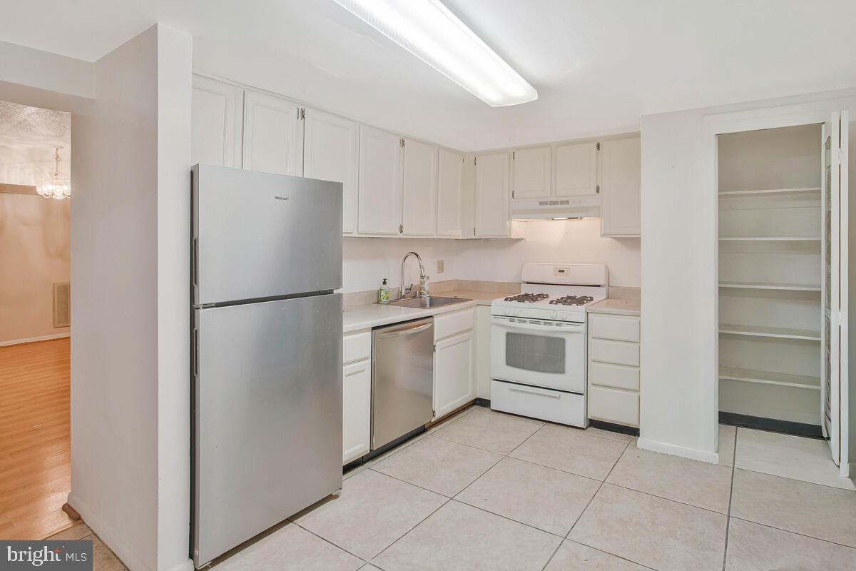 12654 DARA DR #T-2, WOODBRIDGE, Virginia 22192, 3 Bedrooms Bedrooms, ,1 BathroomBathrooms,Residential,For sale,12654 DARA DR #T-2,VAPW2103744 MLS # VAPW2103744