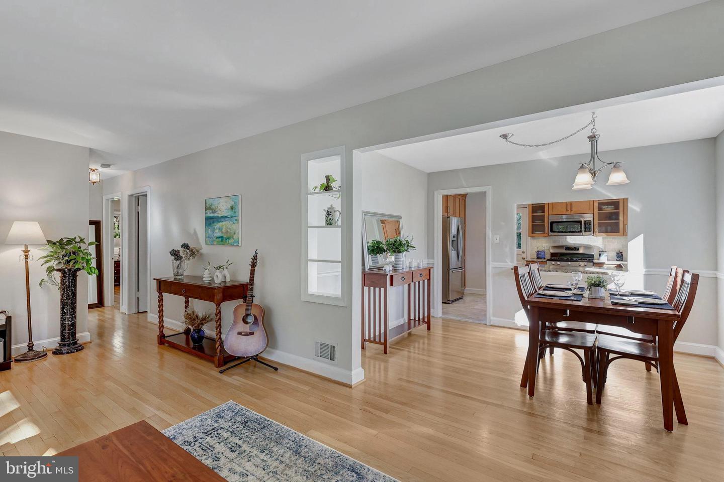 602 RANDOLPH ST, FALLS CHURCH, Virginia 22046, 4 Bedrooms Bedrooms, 11 Rooms Rooms,2 BathroomsBathrooms,Residential,For sale,602 RANDOLPH ST,VAFA2003312 MLS # VAFA2003312
