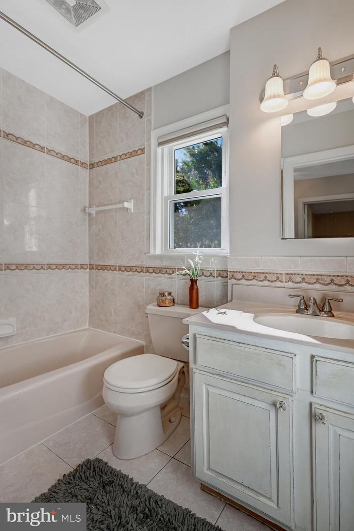 602 RANDOLPH ST, FALLS CHURCH, Virginia 22046, 4 Bedrooms Bedrooms, 11 Rooms Rooms,2 BathroomsBathrooms,Residential,For sale,602 RANDOLPH ST,VAFA2003312 MLS # VAFA2003312