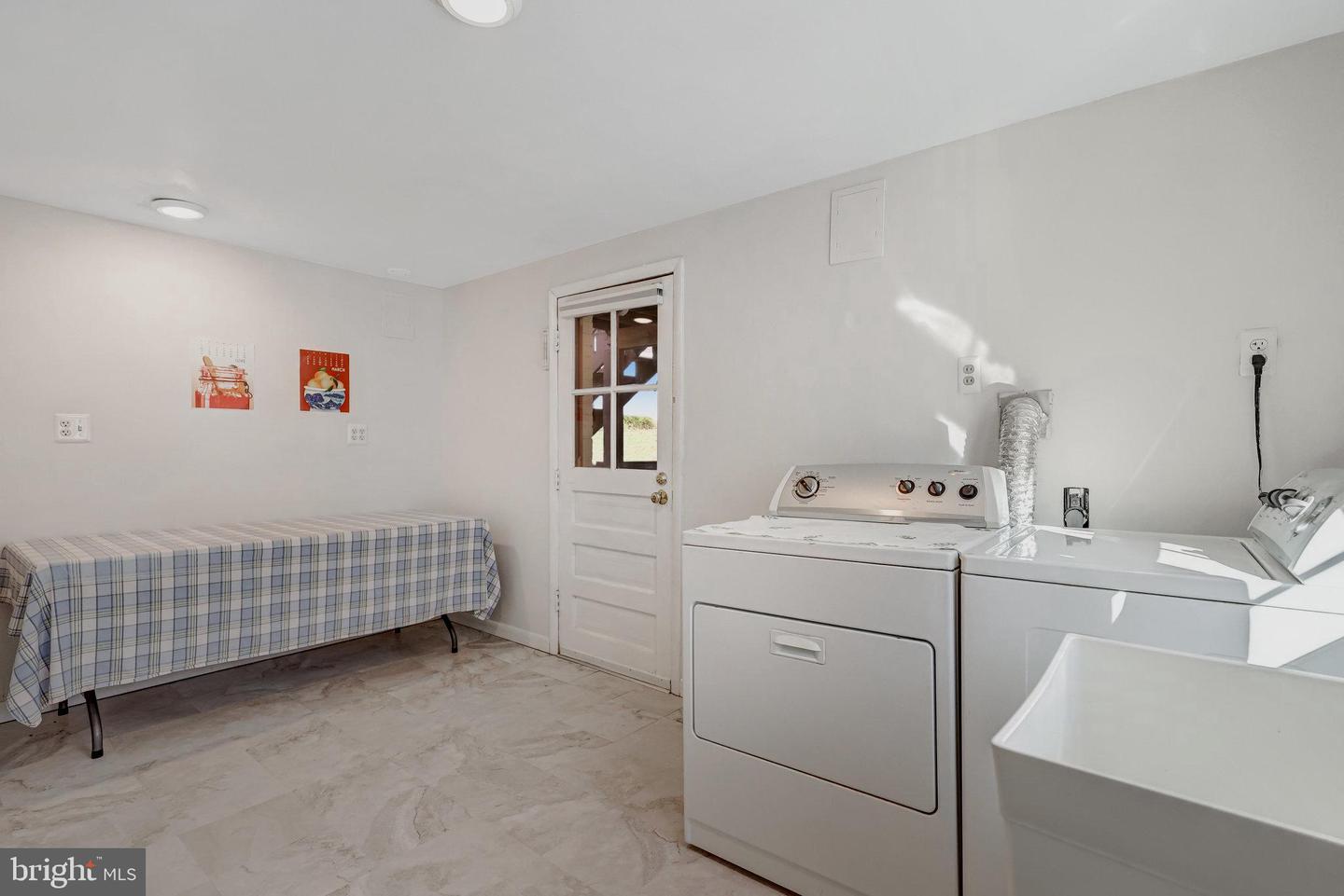 602 RANDOLPH ST, FALLS CHURCH, Virginia 22046, 4 Bedrooms Bedrooms, 11 Rooms Rooms,2 BathroomsBathrooms,Residential,For sale,602 RANDOLPH ST,VAFA2003312 MLS # VAFA2003312