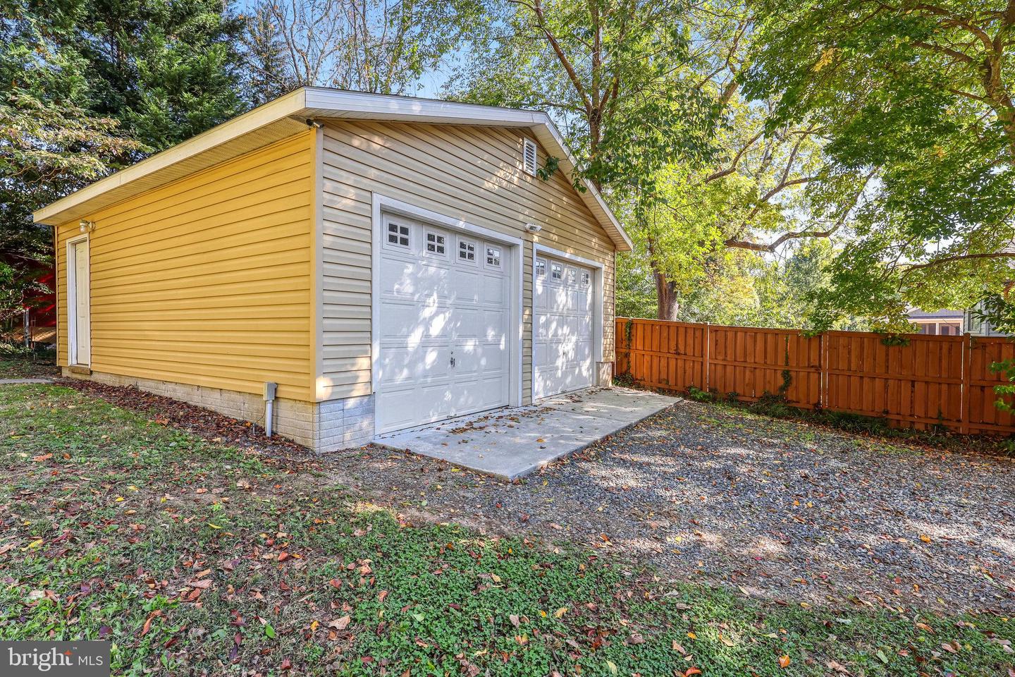 602 RANDOLPH ST, FALLS CHURCH, Virginia 22046, 4 Bedrooms Bedrooms, 11 Rooms Rooms,2 BathroomsBathrooms,Residential,For sale,602 RANDOLPH ST,VAFA2003312 MLS # VAFA2003312