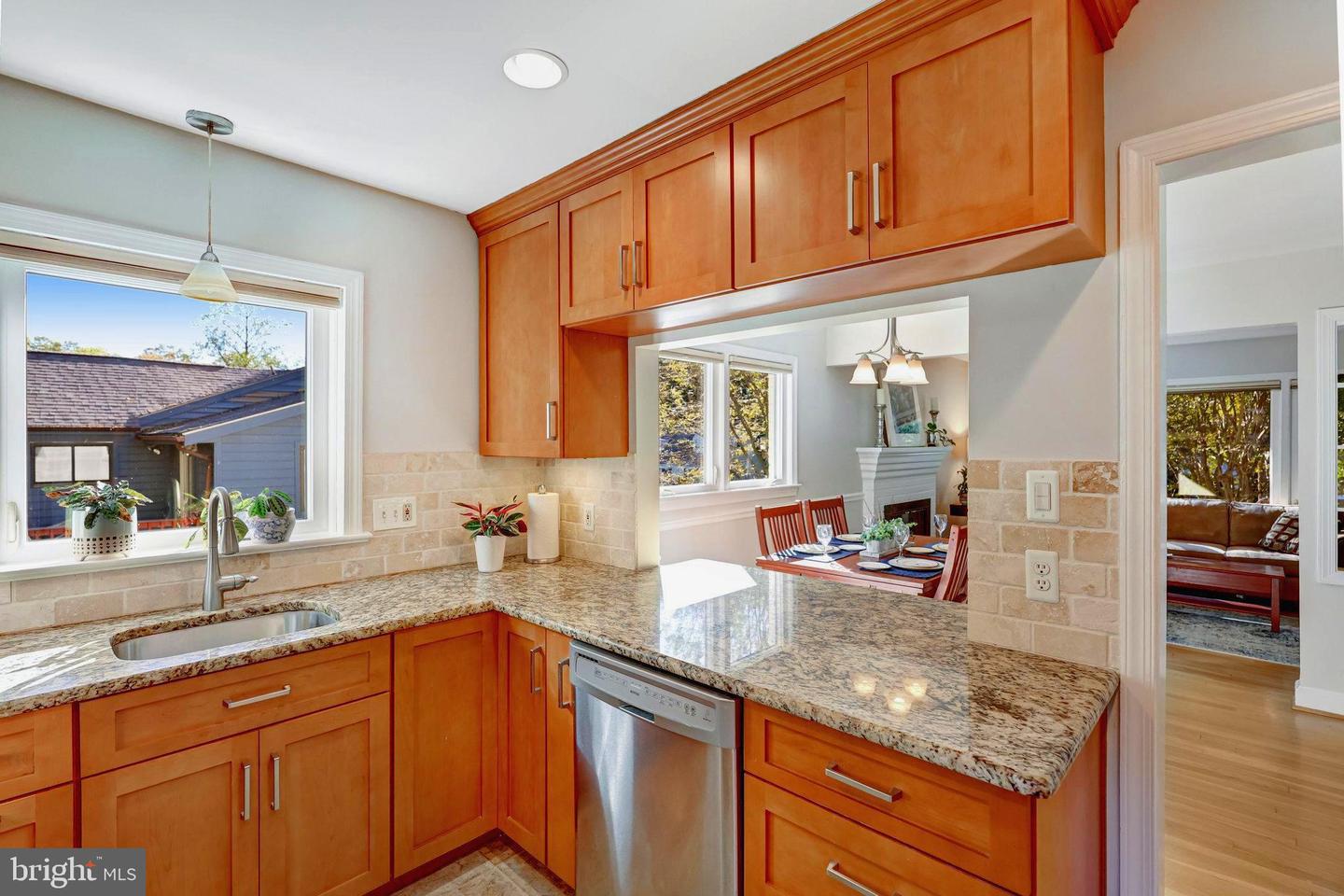 602 RANDOLPH ST, FALLS CHURCH, Virginia 22046, 4 Bedrooms Bedrooms, 11 Rooms Rooms,2 BathroomsBathrooms,Residential,For sale,602 RANDOLPH ST,VAFA2003312 MLS # VAFA2003312