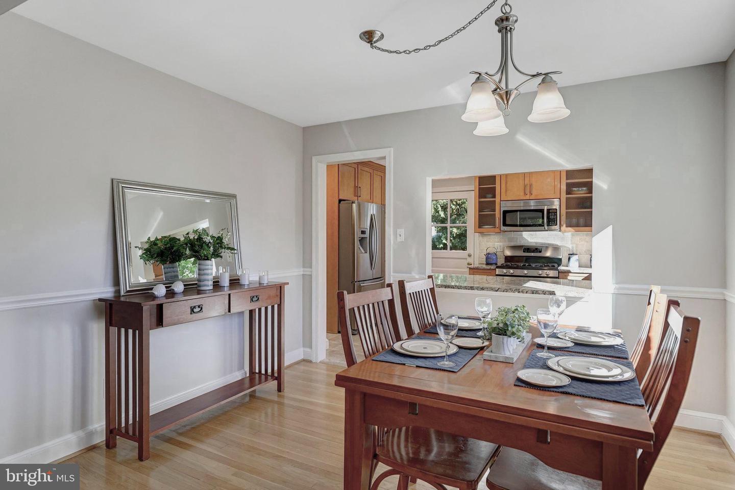 602 RANDOLPH ST, FALLS CHURCH, Virginia 22046, 4 Bedrooms Bedrooms, 11 Rooms Rooms,2 BathroomsBathrooms,Residential,For sale,602 RANDOLPH ST,VAFA2003312 MLS # VAFA2003312
