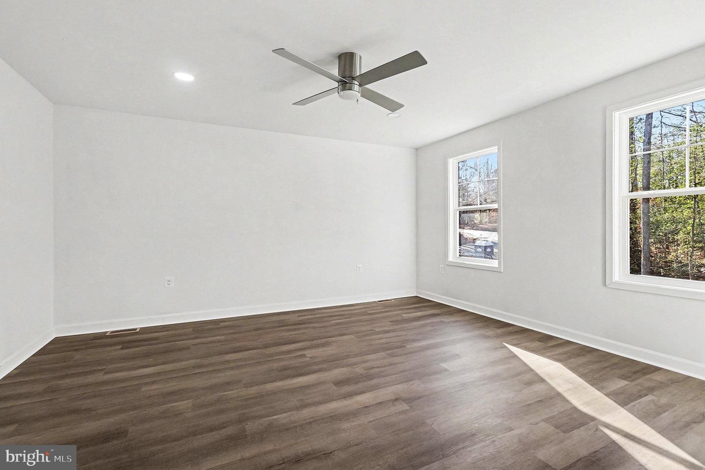 723 LAKE CAROLINE DR, RUTHER GLEN, Virginia 22546, 3 Bedrooms Bedrooms, 13 Rooms Rooms,3 BathroomsBathrooms,Residential,For sale,723 LAKE CAROLINE DR,VACV2008962 MLS # VACV2008962