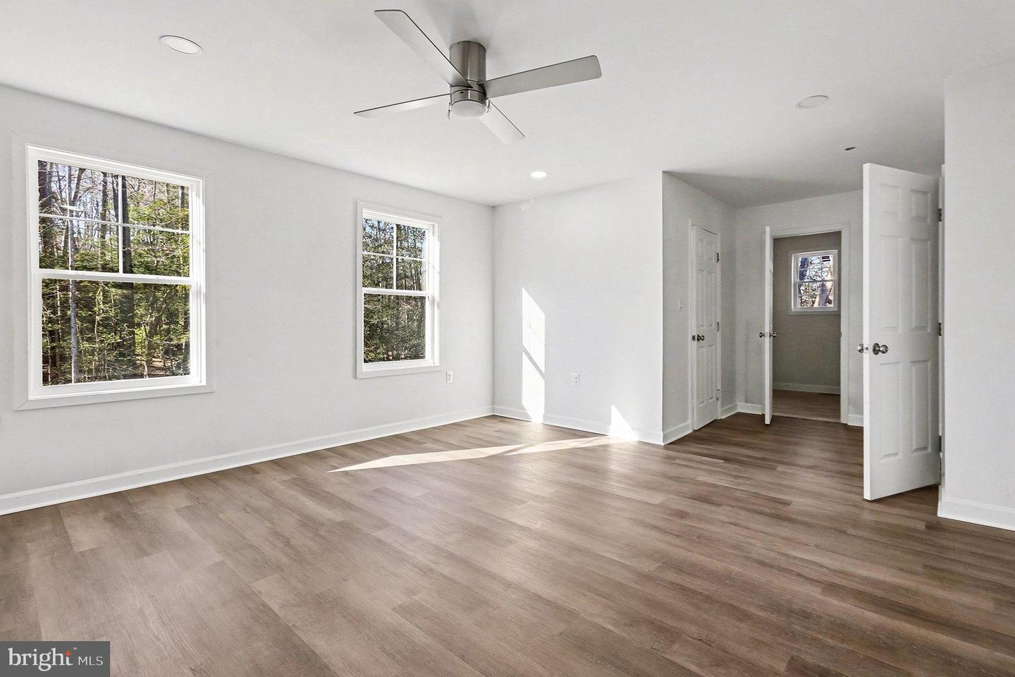 723 LAKE CAROLINE DR, RUTHER GLEN, Virginia 22546, 3 Bedrooms Bedrooms, 13 Rooms Rooms,3 BathroomsBathrooms,Residential,For sale,723 LAKE CAROLINE DR,VACV2008962 MLS # VACV2008962