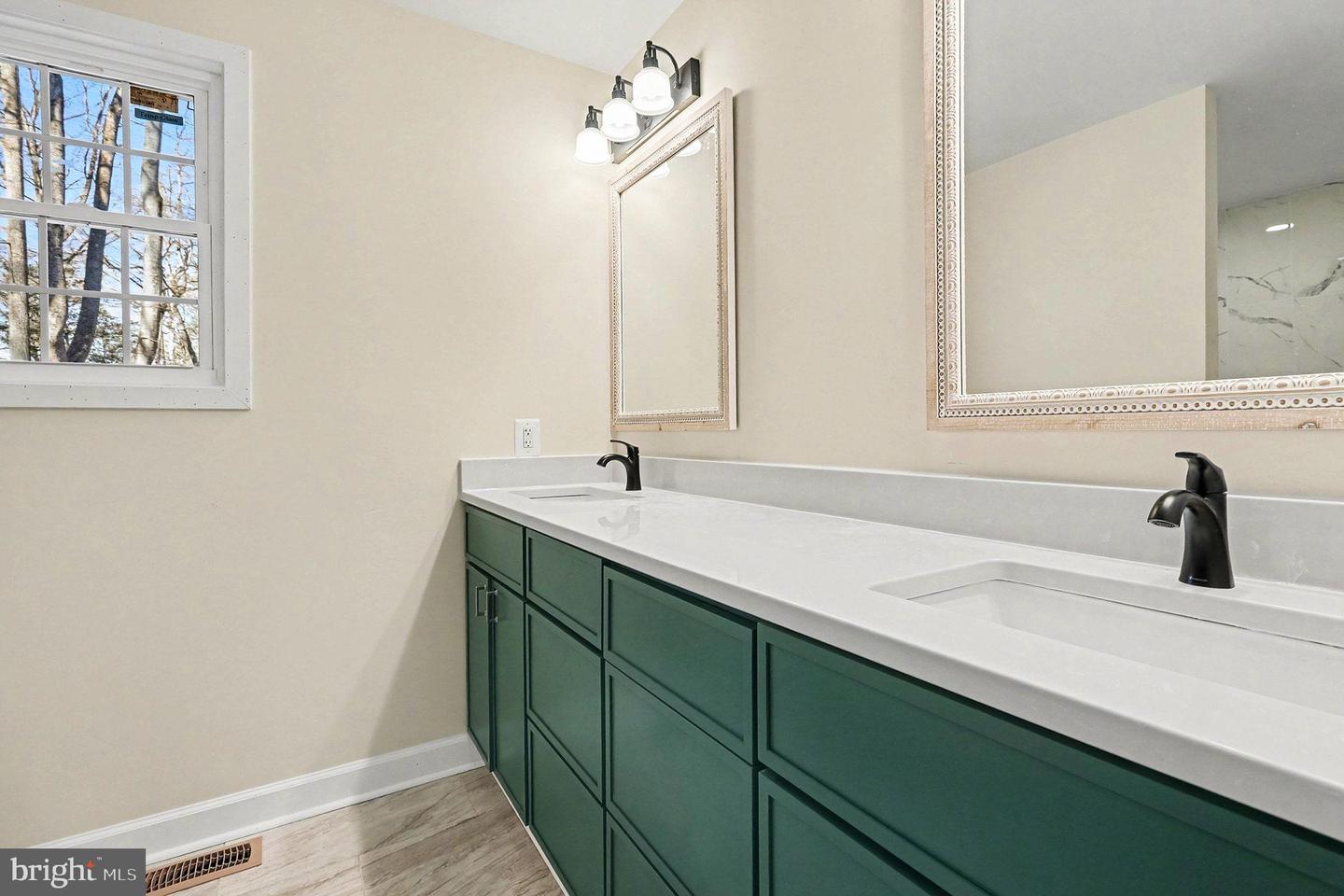 723 LAKE CAROLINE DR, RUTHER GLEN, Virginia 22546, 3 Bedrooms Bedrooms, 13 Rooms Rooms,3 BathroomsBathrooms,Residential,For sale,723 LAKE CAROLINE DR,VACV2008962 MLS # VACV2008962