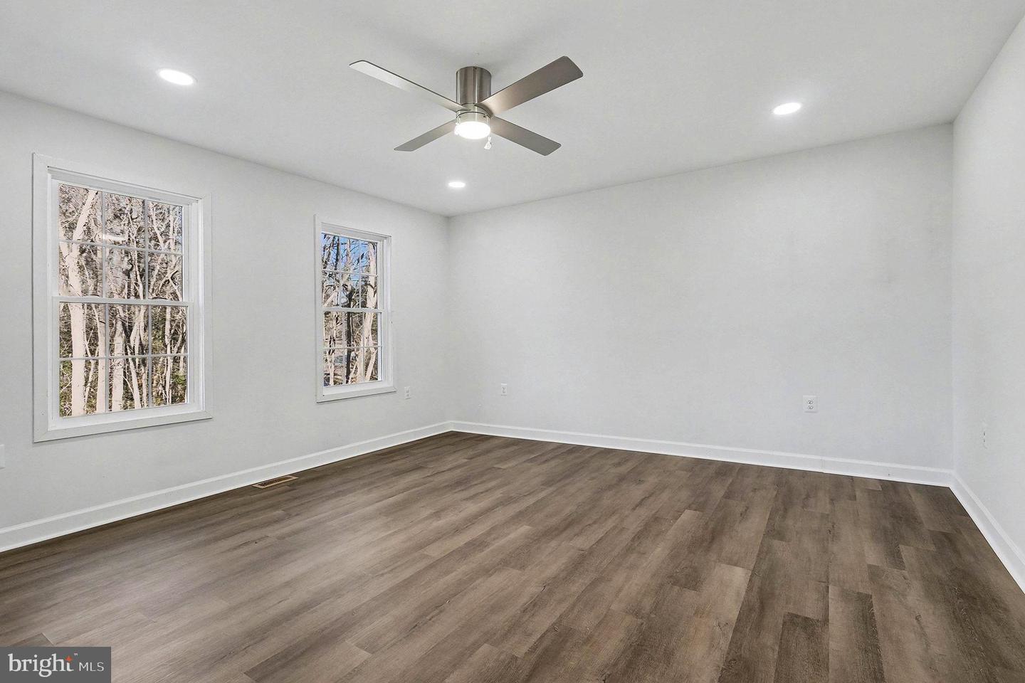 723 LAKE CAROLINE DR, RUTHER GLEN, Virginia 22546, 3 Bedrooms Bedrooms, 13 Rooms Rooms,3 BathroomsBathrooms,Residential,For sale,723 LAKE CAROLINE DR,VACV2008962 MLS # VACV2008962