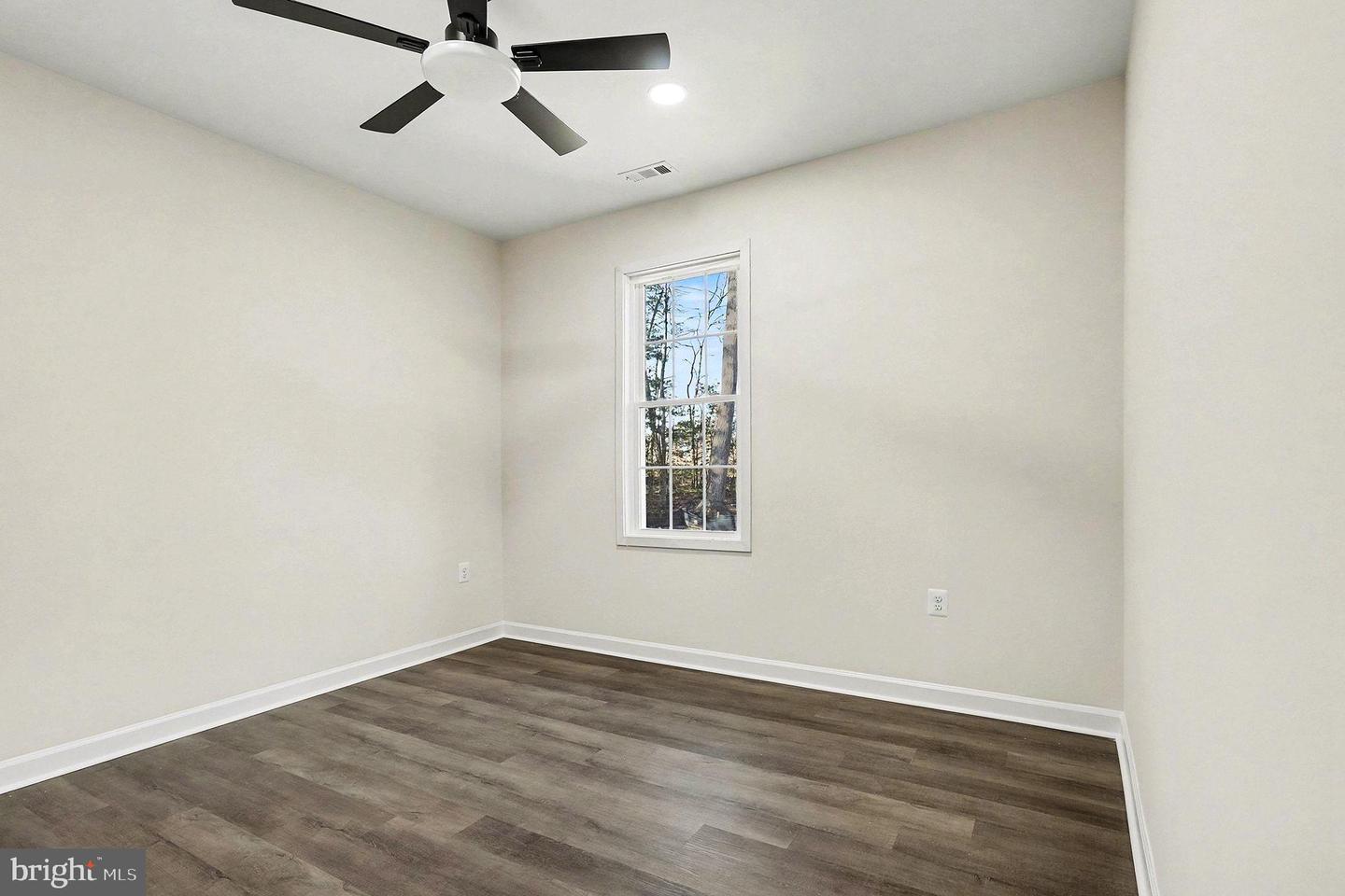 723 LAKE CAROLINE DR, RUTHER GLEN, Virginia 22546, 3 Bedrooms Bedrooms, 13 Rooms Rooms,3 BathroomsBathrooms,Residential,For sale,723 LAKE CAROLINE DR,VACV2008962 MLS # VACV2008962