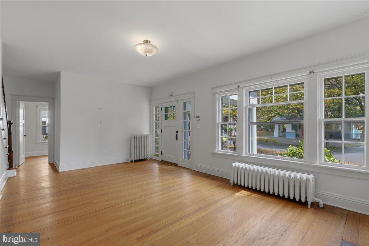 5900 32ND ST NW, WASHINGTON, District Of Columbia 20015, 4 Bedrooms Bedrooms, ,2 BathroomsBathrooms,Residential,For sale,5900 32ND ST NW,DCDC2226294 MLS # DCDC2226294