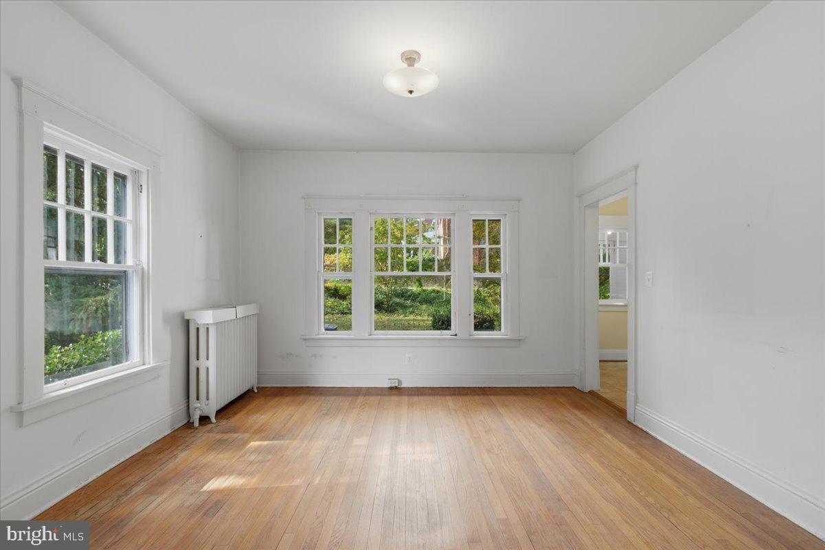 5900 32ND ST NW, WASHINGTON, District Of Columbia 20015, 4 Bedrooms Bedrooms, ,2 BathroomsBathrooms,Residential,For sale,5900 32ND ST NW,DCDC2226294 MLS # DCDC2226294