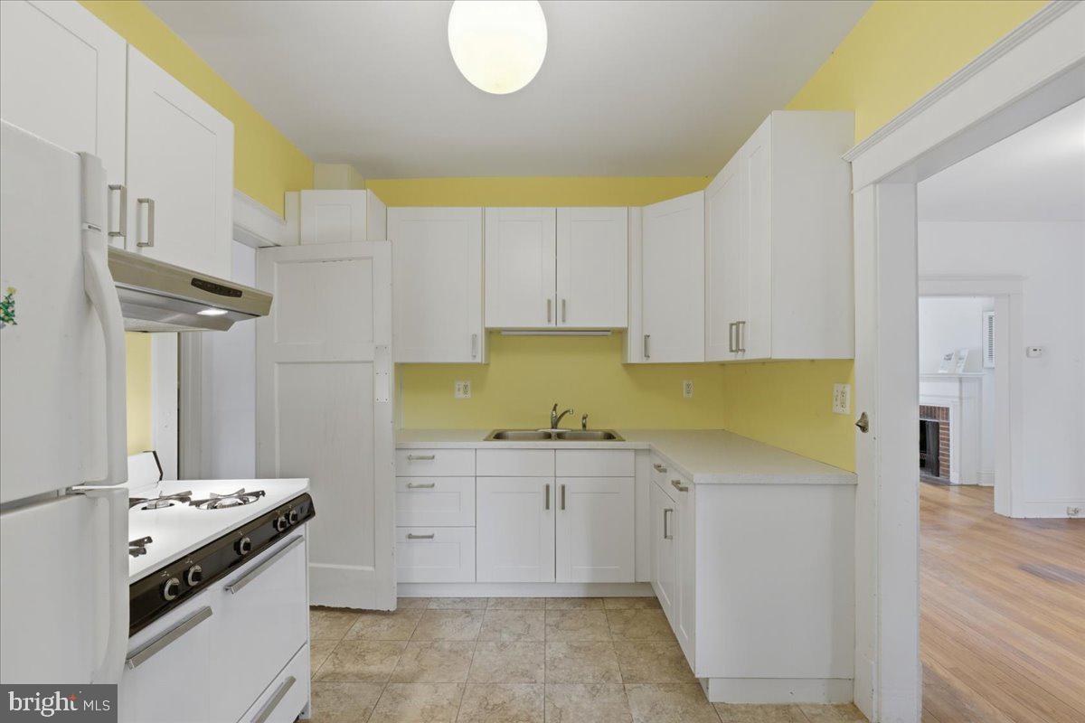5900 32ND ST NW, WASHINGTON, District Of Columbia 20015, 4 Bedrooms Bedrooms, ,2 BathroomsBathrooms,Residential,For sale,5900 32ND ST NW,DCDC2226294 MLS # DCDC2226294