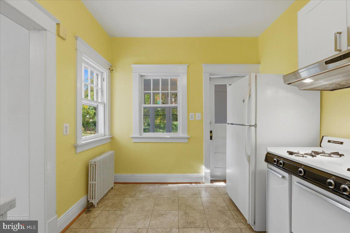 5900 32ND ST NW, WASHINGTON, District Of Columbia 20015, 4 Bedrooms Bedrooms, ,2 BathroomsBathrooms,Residential,For sale,5900 32ND ST NW,DCDC2226294 MLS # DCDC2226294