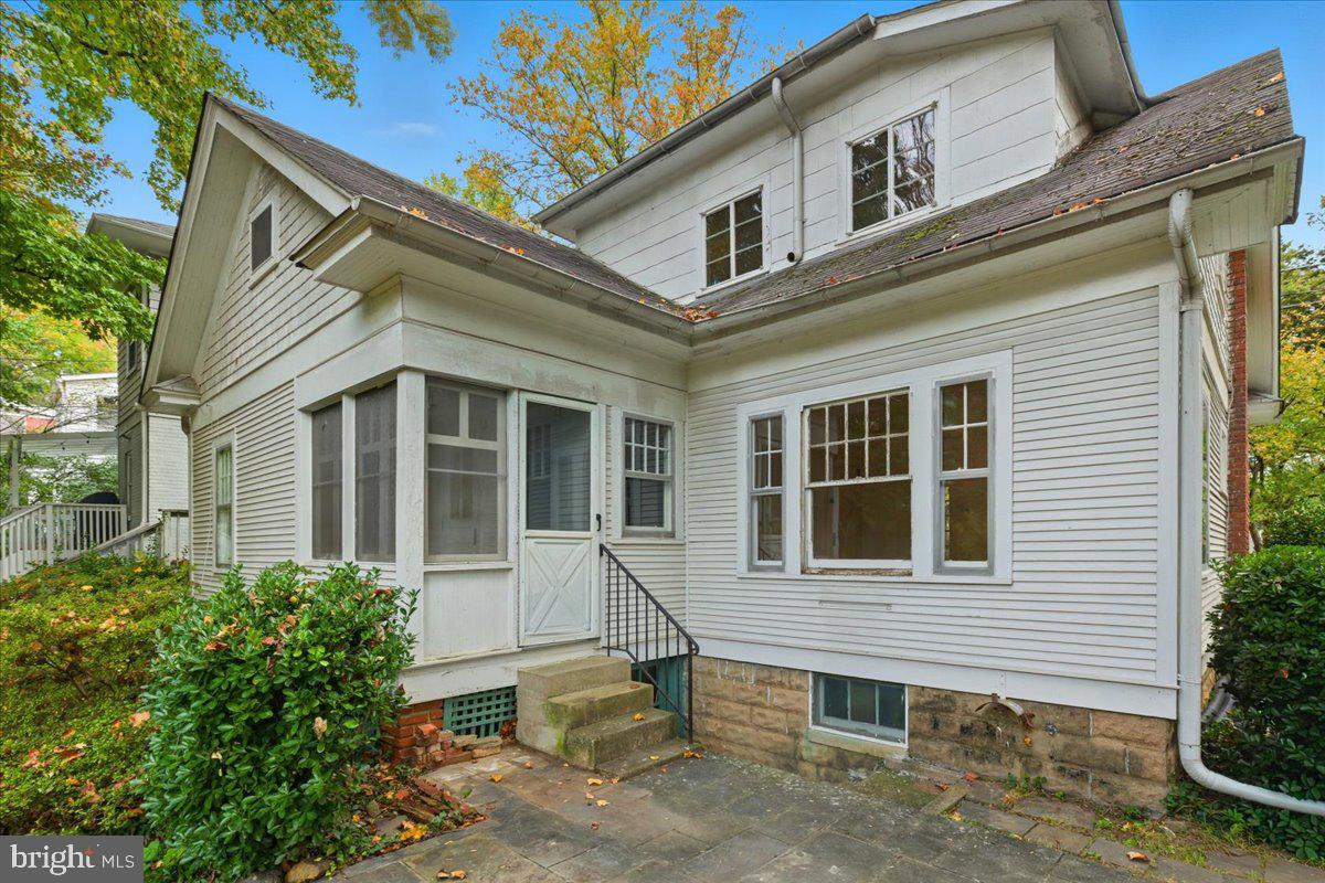 5900 32ND ST NW, WASHINGTON, District Of Columbia 20015, 4 Bedrooms Bedrooms, ,2 BathroomsBathrooms,Residential,For sale,5900 32ND ST NW,DCDC2226294 MLS # DCDC2226294