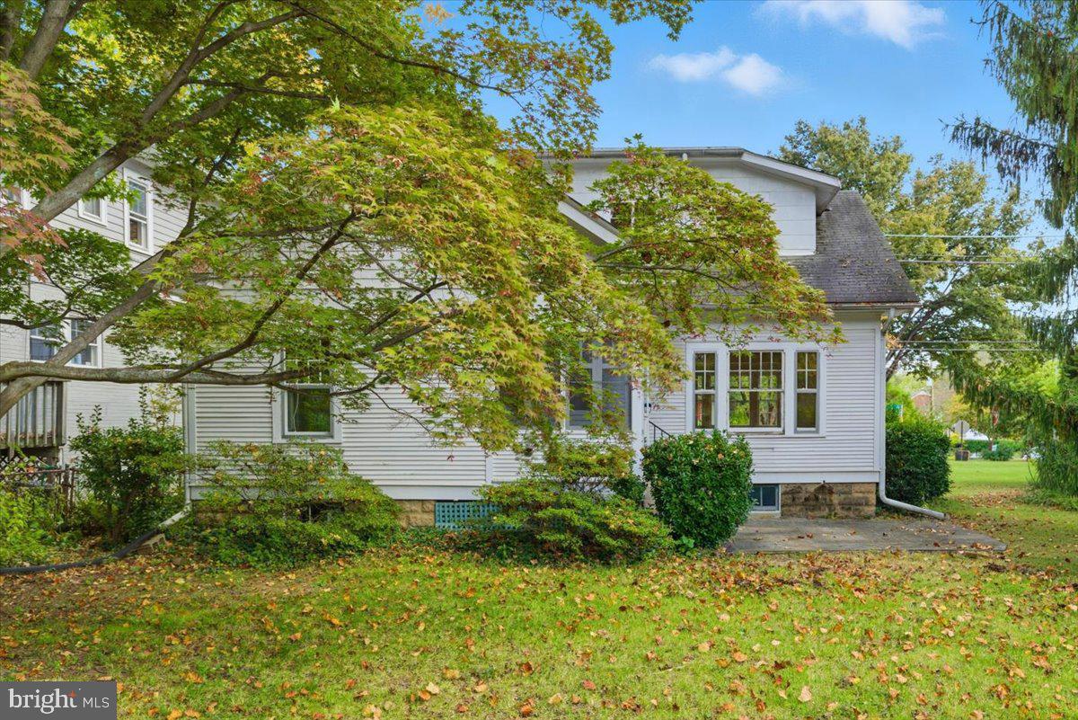 5900 32ND ST NW, WASHINGTON, District Of Columbia 20015, 4 Bedrooms Bedrooms, ,2 BathroomsBathrooms,Residential,For sale,5900 32ND ST NW,DCDC2226294 MLS # DCDC2226294