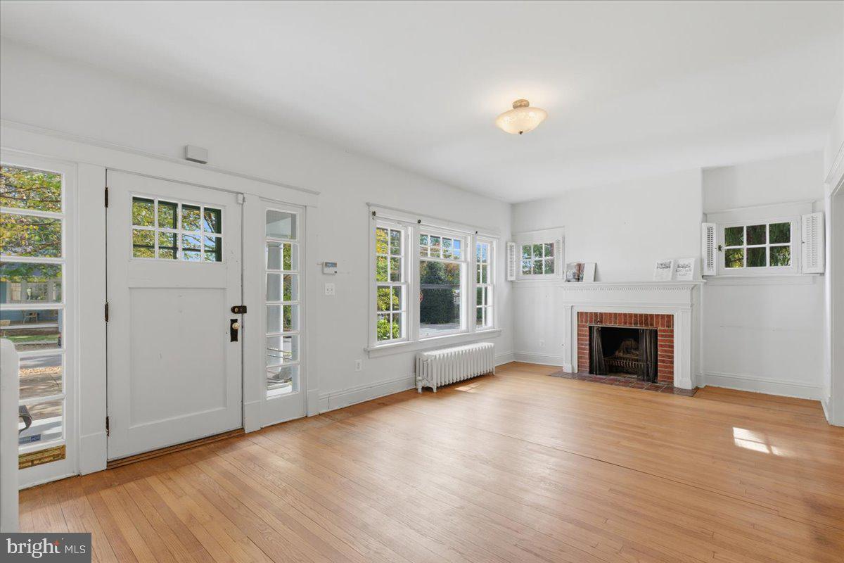 5900 32ND ST NW, WASHINGTON, District Of Columbia 20015, 4 Bedrooms Bedrooms, ,2 BathroomsBathrooms,Residential,For sale,5900 32ND ST NW,DCDC2226294 MLS # DCDC2226294