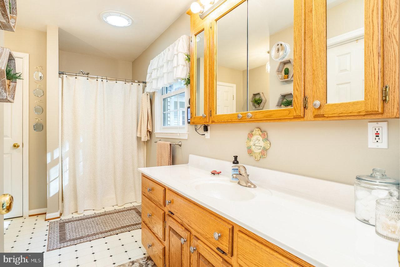 389 MASH LN, EDINBURG, Virginia 22824, 3 Bedrooms Bedrooms, ,3 BathroomsBathrooms,Residential,For sale,389 MASH LN,VASH2012788 MLS # VASH2012788