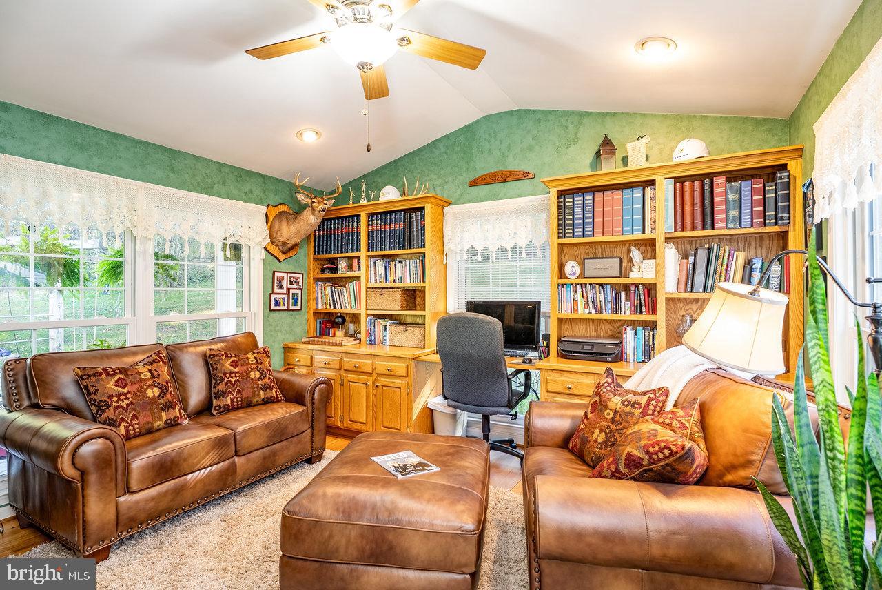 389 MASH LN, EDINBURG, Virginia 22824, 3 Bedrooms Bedrooms, ,3 BathroomsBathrooms,Residential,For sale,389 MASH LN,VASH2012788 MLS # VASH2012788