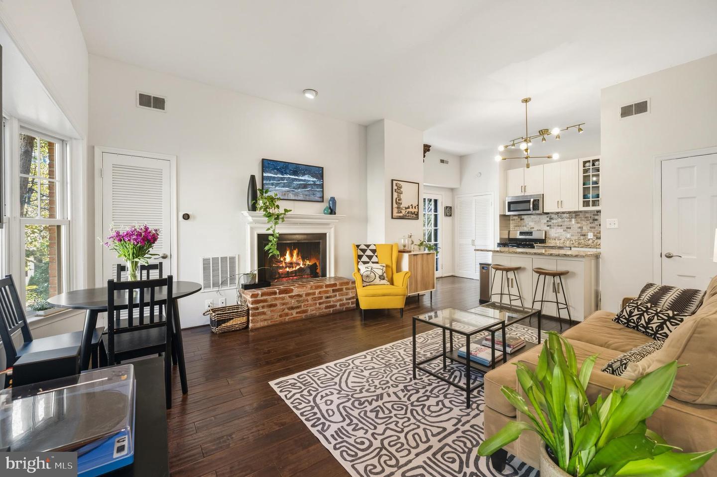 3742 JOCELYN ST NW, WASHINGTON, District Of Columbia 20015, 2 Bedrooms Bedrooms, ,1 BathroomBathrooms,Residential,For sale,3742 JOCELYN ST NW,DCDC2227980 MLS # DCDC2227980