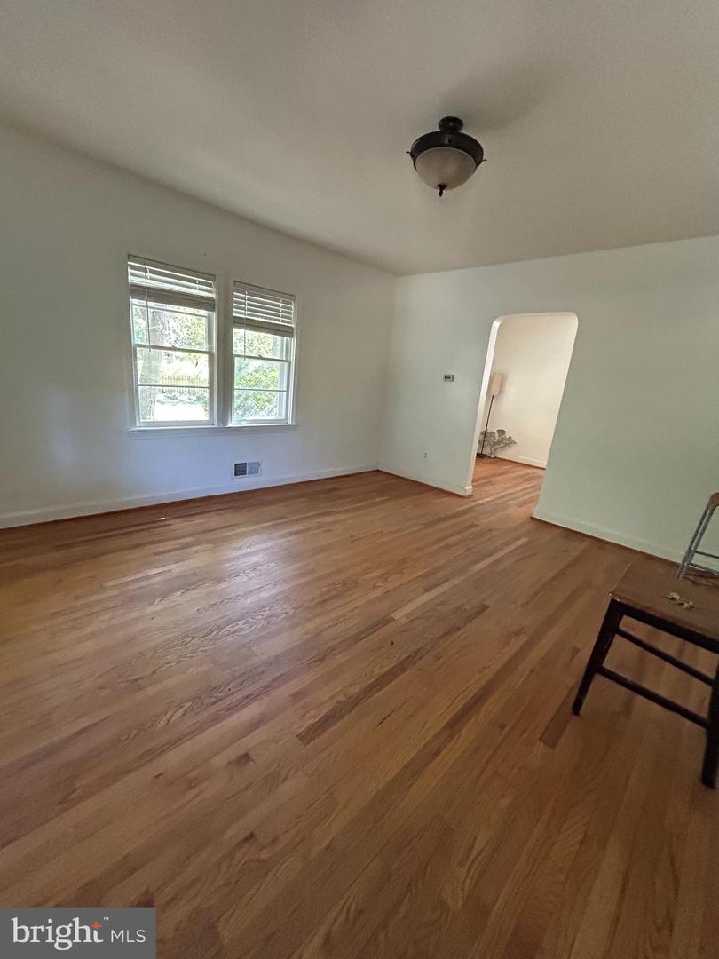 491 N LATHAM ST N, ALEXANDRIA, Virginia 22304, 2 Bedrooms Bedrooms, ,1 BathroomBathrooms,Residential,For sale,491 N LATHAM ST N,VAAX2051054 MLS # VAAX2051054