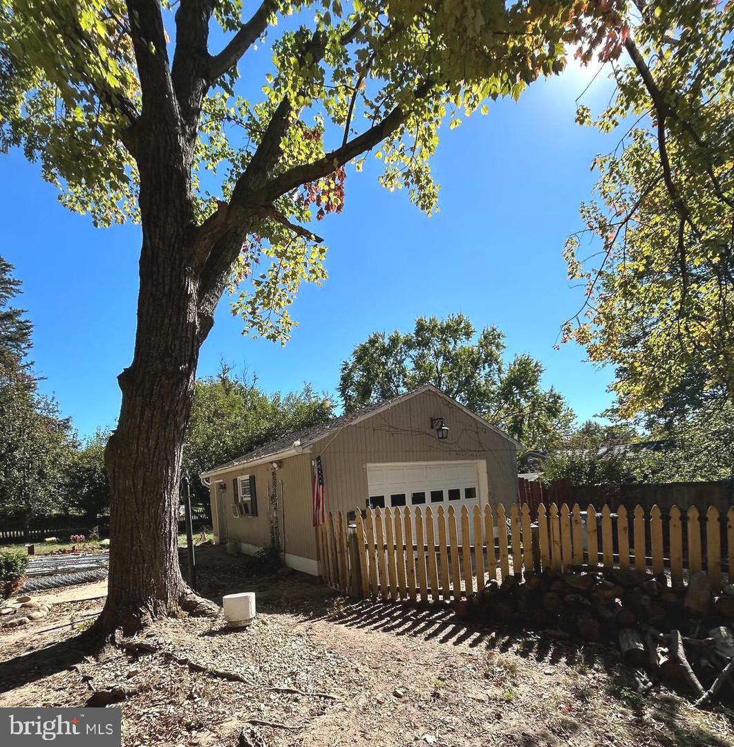 491 N LATHAM ST N, ALEXANDRIA, Virginia 22304, 2 Bedrooms Bedrooms, ,1 BathroomBathrooms,Residential,For sale,491 N LATHAM ST N,VAAX2051054 MLS # VAAX2051054